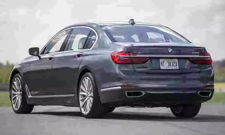 Rent A BMW 7 Series For An Hour In Dubai