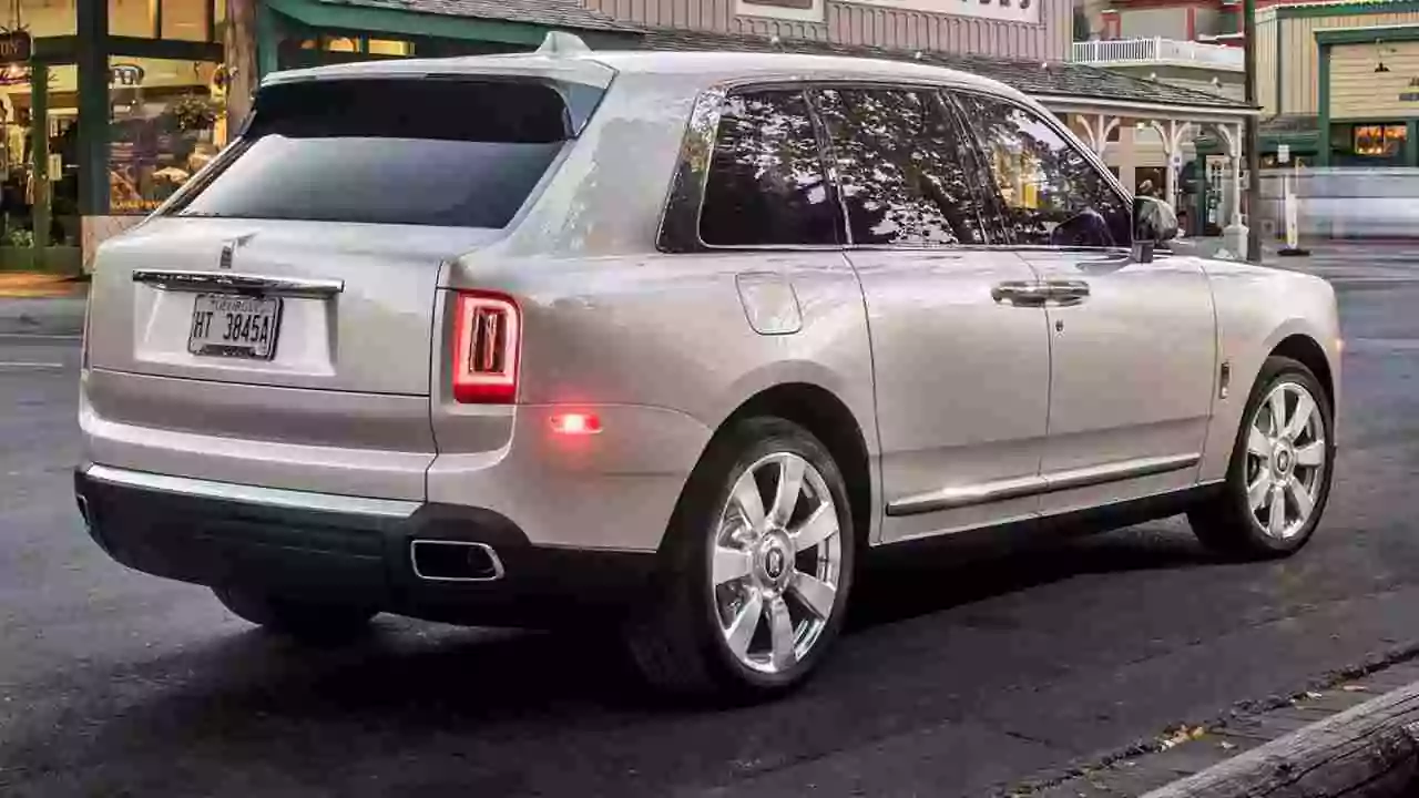 Rolls Royce Cullinan On Rent Dubai