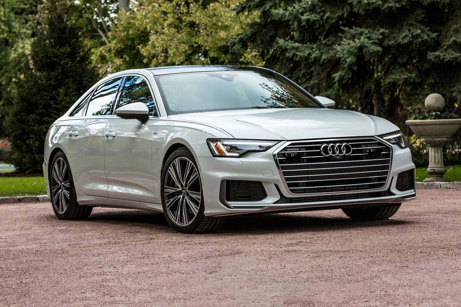 Rent A Audi A6 For An Hour In Dubai 