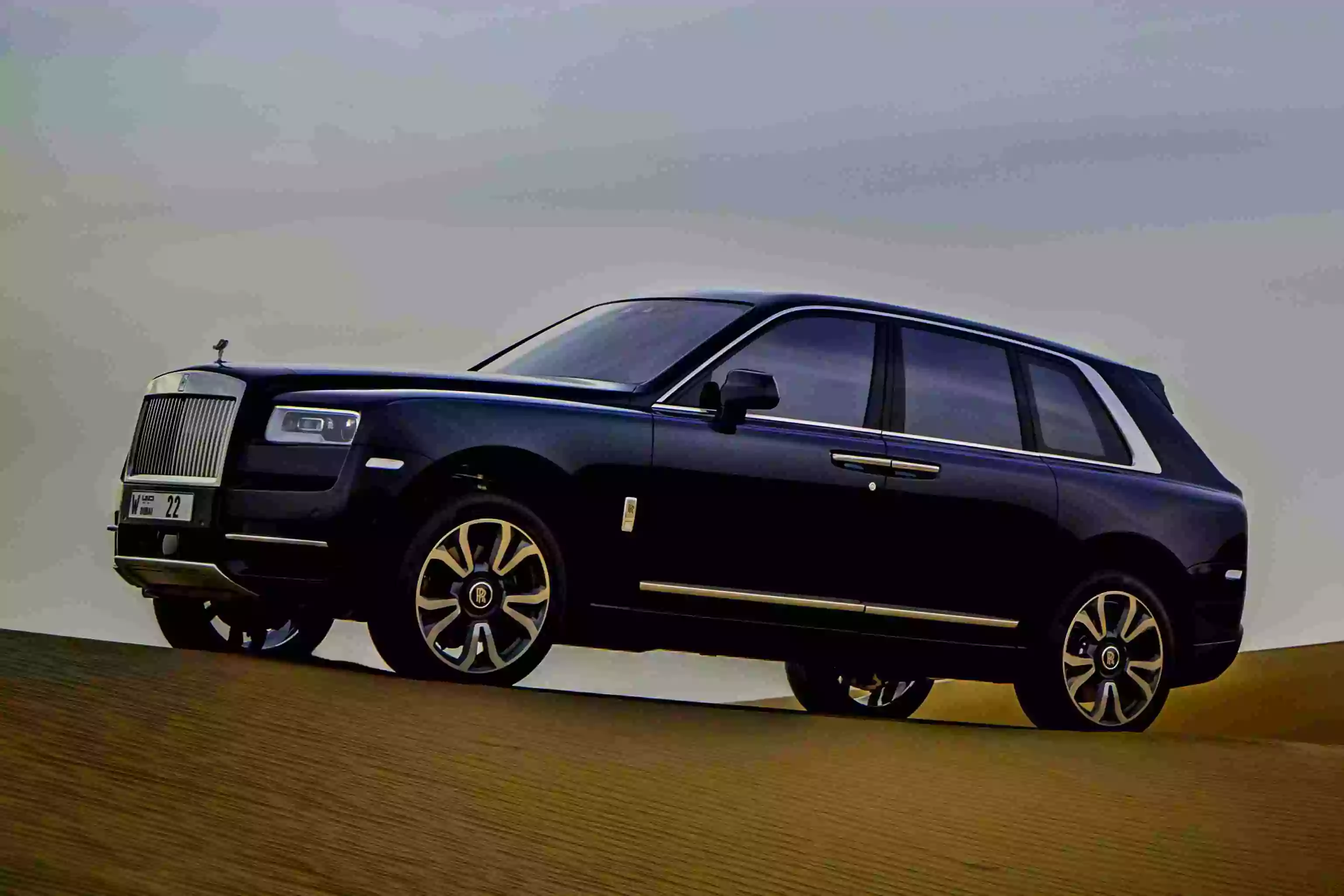 Rent Rolls Royce Cullinan Dubai
